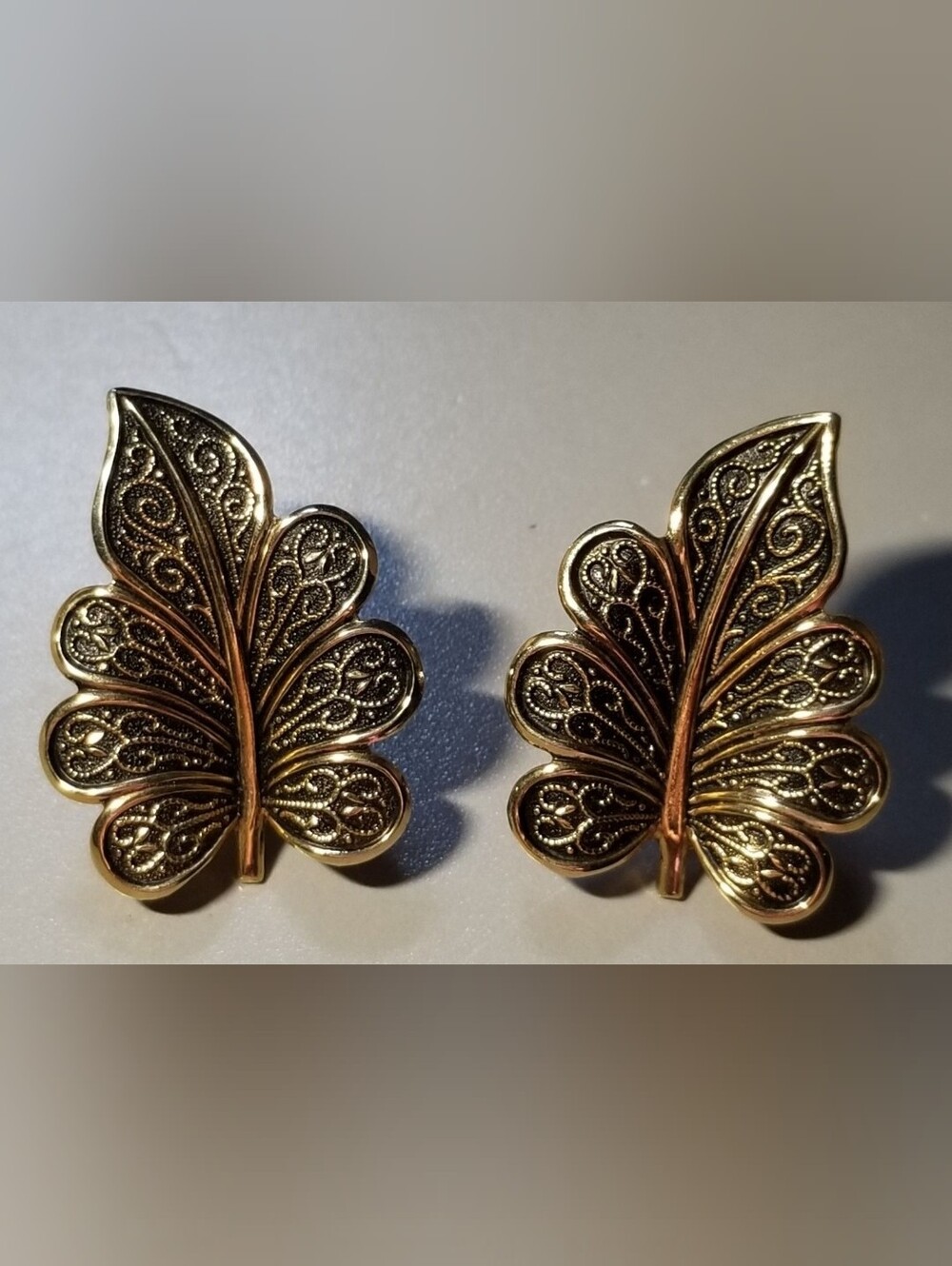 Vintage Fall Leaves Screwback Earrings